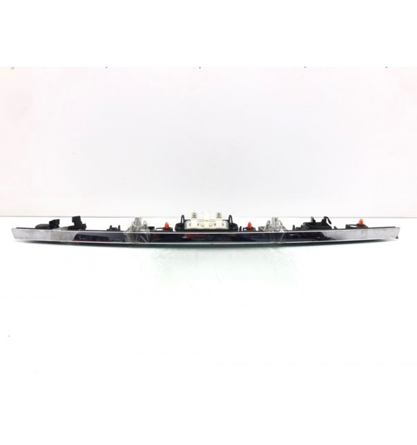 Накладка двери (крышки) багажника бу для Mercedes C W204 2.2CDI,  2013 г.