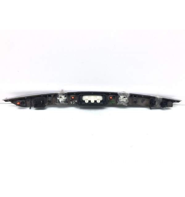 Накладка двери (крышки) багажника бу для Mercedes C W204 2.2CDI,  2013 г.