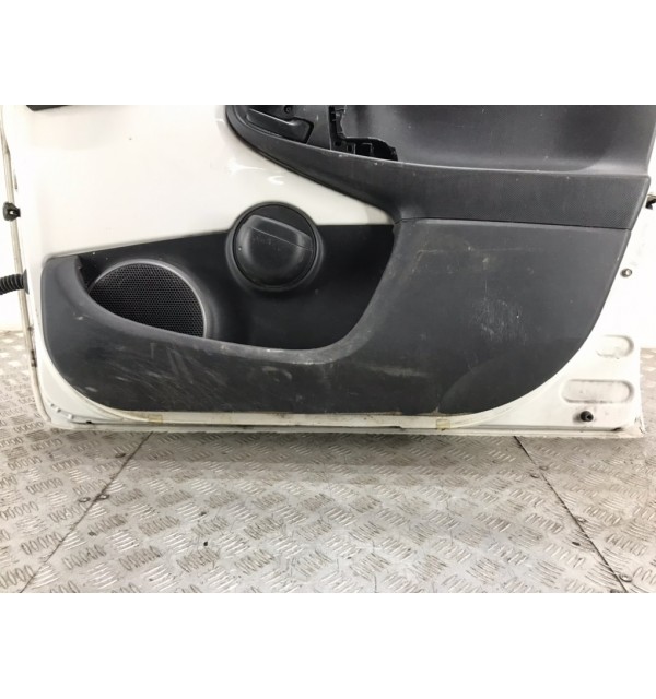 Дверь передняя правая бу для Toyota Aygo  1.0 i,  2012 г.