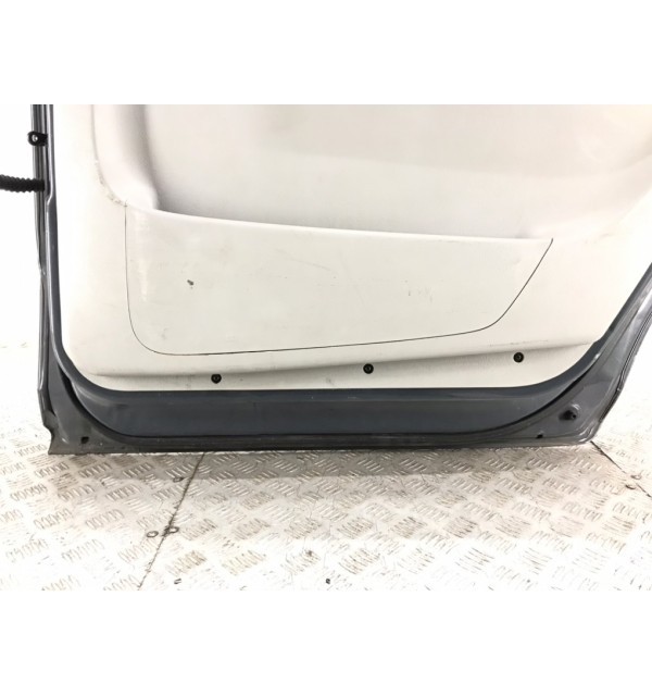 Дверь задняя правая бу для Hyundai Trajet  2.0 CRDi,  2005 г.