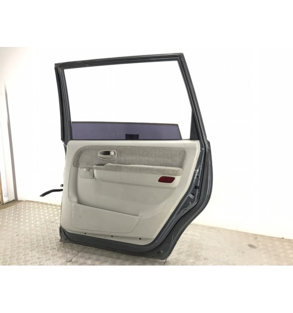 Дверь задняя правая бу для Hyundai Trajet  2.0 CRDi,  2005 г.