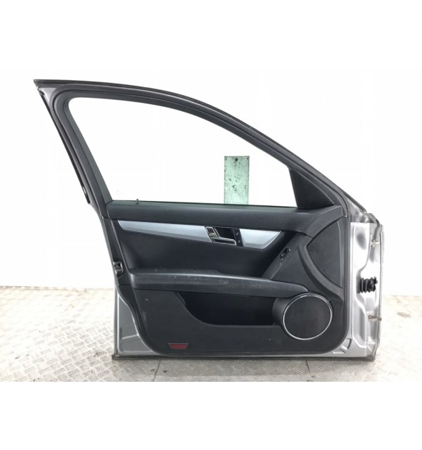 Дверь передняя левая бу для Mercedes C W204 2.2 CDi,  2008 г.