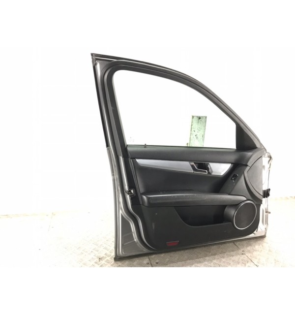 Дверь передняя левая бу для Mercedes C W204 2.2 CDi,  2008 г.