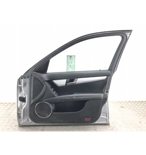 Дверь передняя правая бу для Mercedes C W204 2.2 CDi,  2008 г.