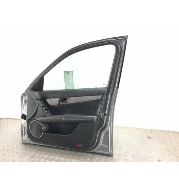 Дверь передняя правая бу для Mercedes C W204 2.2 CDi,  2008 г.
