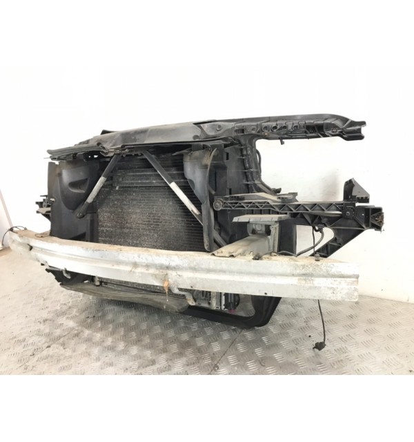 Панель передняя (телевизор) бу для BMW X3 E83 2.5i,  2004 г.