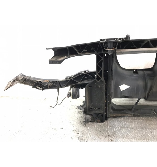Панель передняя (телевизор) бу для BMW 1 E87/E81/E82/E88 2.0i,  2010 г.
