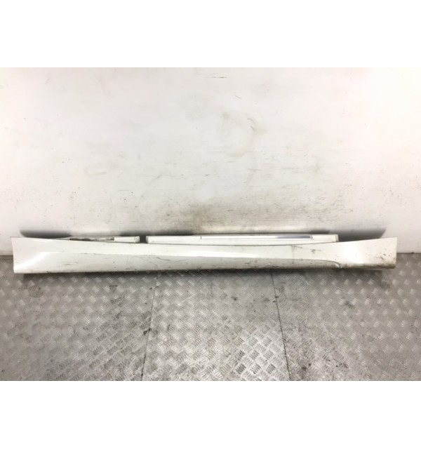 Накладка на порог бу для BMW 1 E87/E81/E82/E88 2.0i,  2010 г.