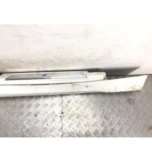 Накладка на порог бу для BMW 1 E87/E81/E82/E88 2.0i,  2010 г.