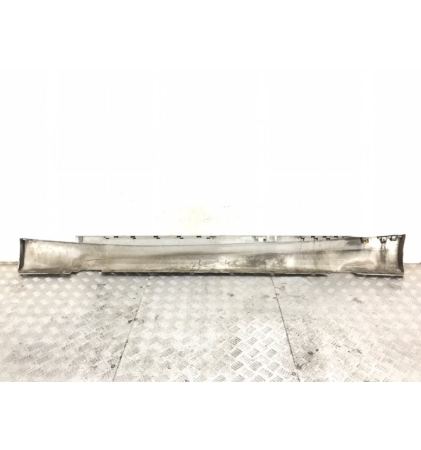 Накладка на порог бу для BMW 1 E87/E81/E82/E88 2.0i,  2010 г.