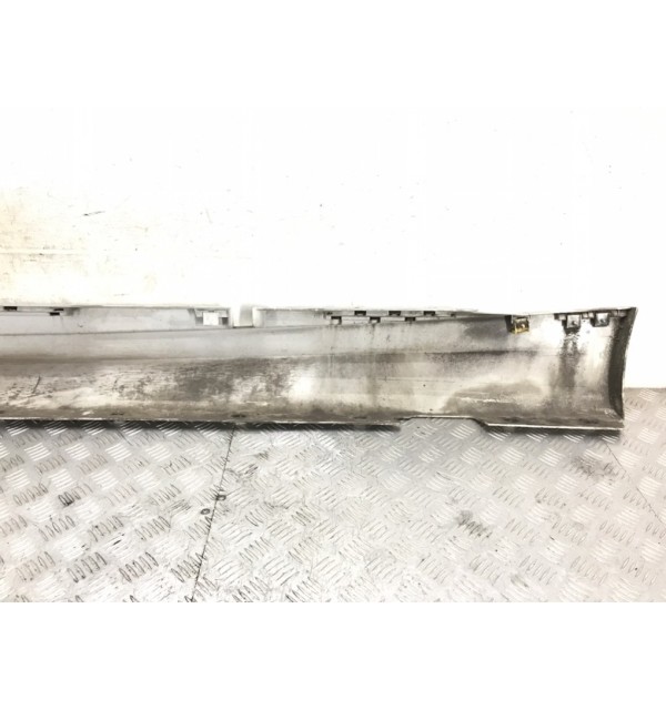 Накладка на порог бу для BMW 1 E87/E81/E82/E88 2.0i,  2010 г.