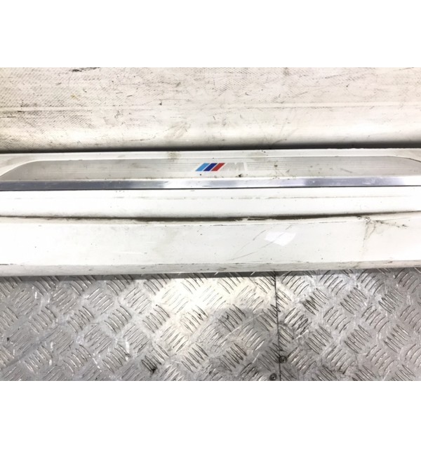 Накладка на порог бу для BMW 1 E87/E81/E82/E88 2.0i,  2010 г.