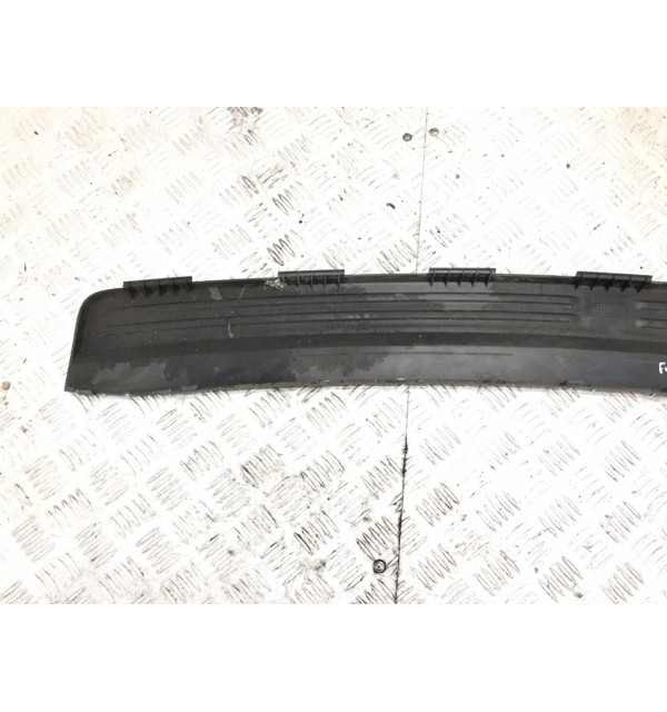 Накладка на бампер бу для Land Rover Freelander 2 2.2 TD,  2010 г.