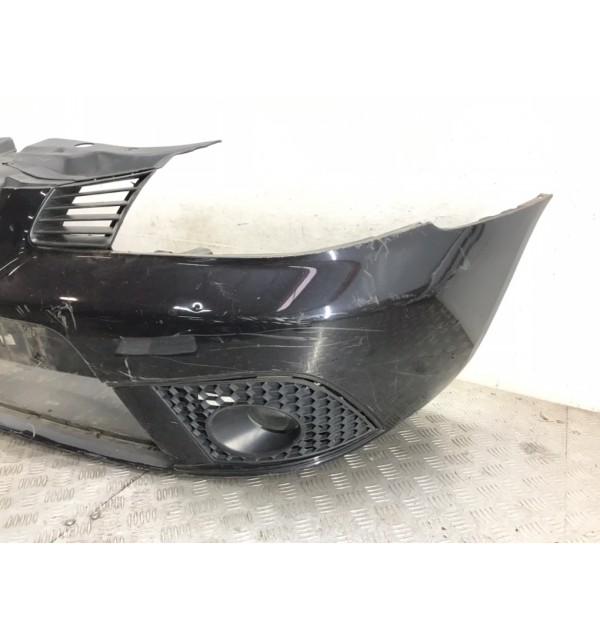 Бампер передний бу для Seat Ibiza  1.4 i,  2006 г.