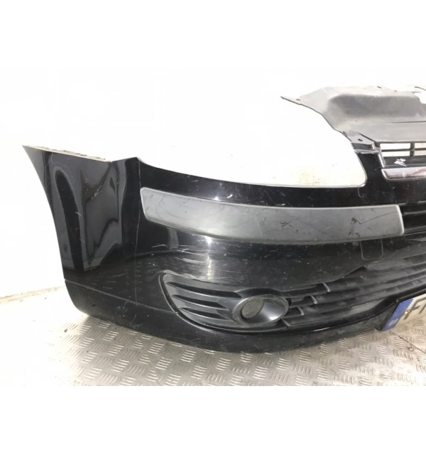 Бампер передний бу для Citroen C4  1.6 i,  2007 г.