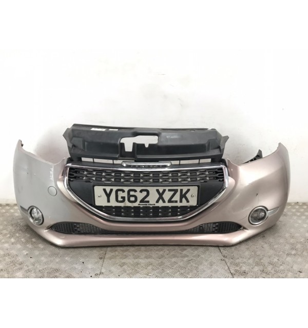 Бампер передний бу для Peugeot 208  1.4 HDi,  2012 г.