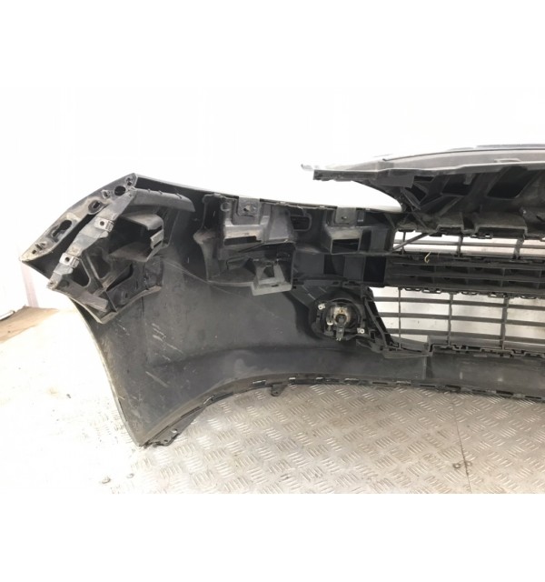 Бампер передний бу для Peugeot 207  1.4 i,  2009 г.