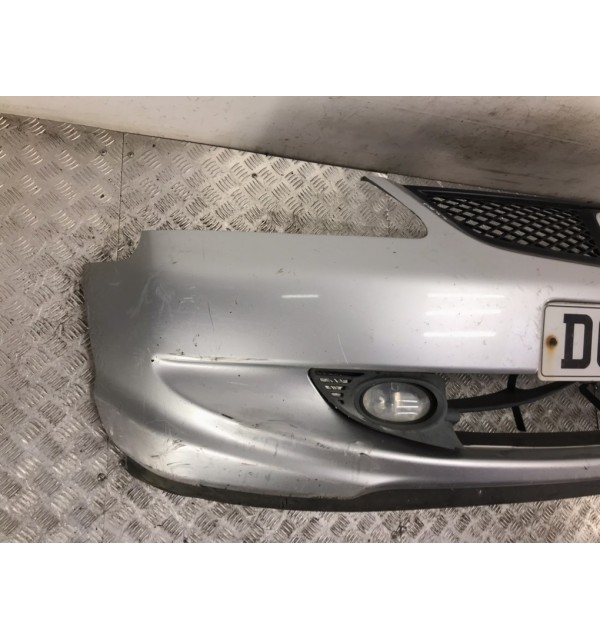 Бампер передний бу для Honda Civic  1.6 i,  2005 г.