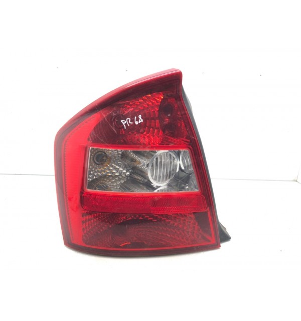 Фонарь задний левый бу для Kia Cerato  1.6 i,  2004 г.