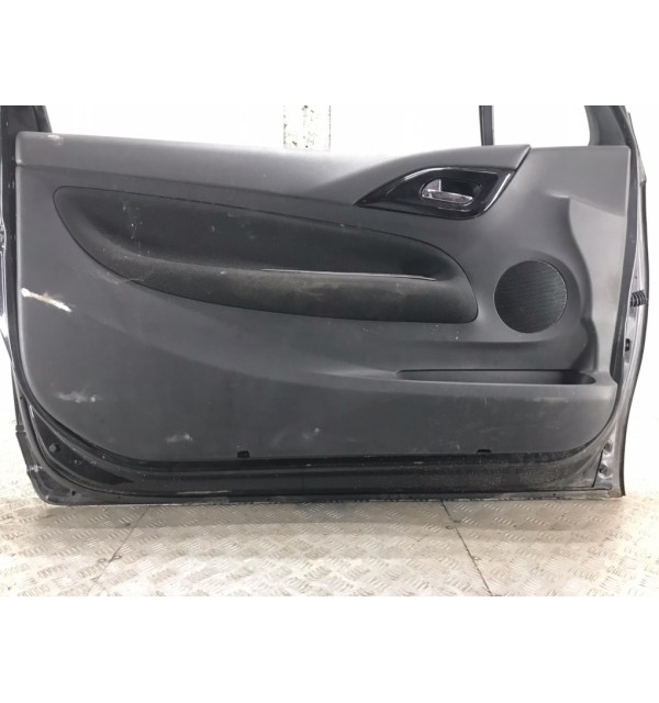 Дверь передняя левая бу для Citroen DS3  1.6 HDi,  2011 г.