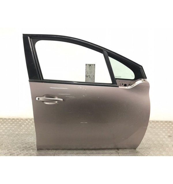 Дверь передняя правая бу для Peugeot 208  1.4 HDi,  2012 г.