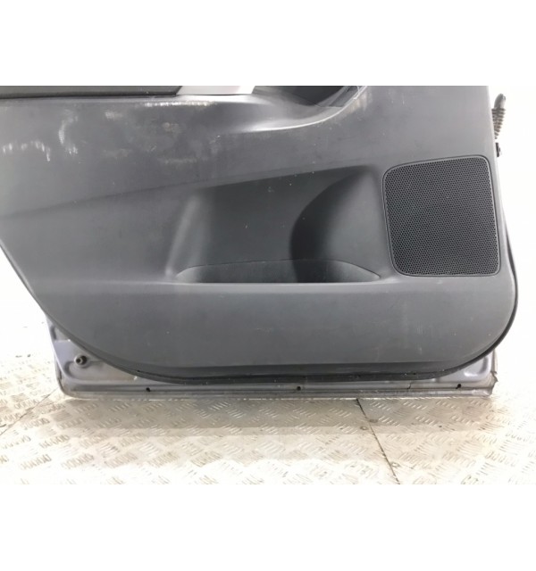Дверь задняя левая бу для Toyota Verso  2.0 D-4D,  2010 г.