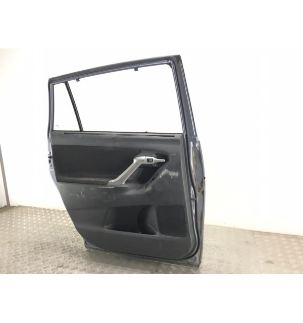 Дверь задняя левая бу для Toyota Verso  2.0 D-4D,  2010 г.