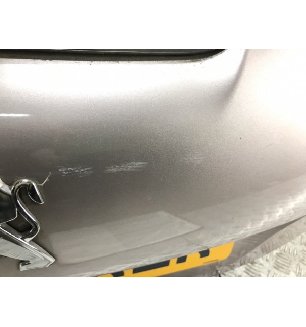 Крышка багажника бу для Peugeot 208  1.4 HDi,  2012 г.
