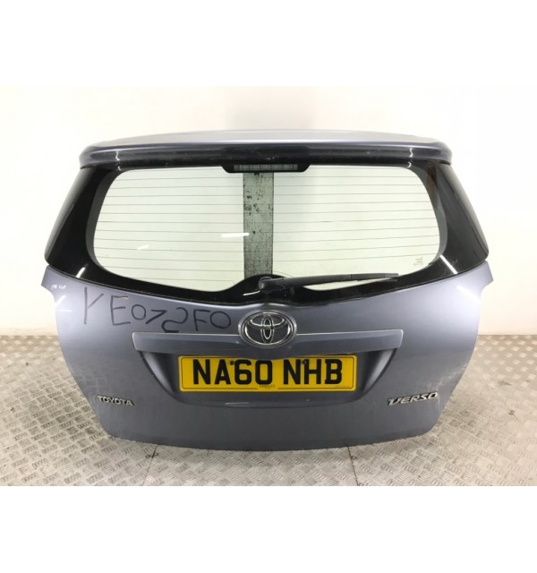 Крышка багажника бу для Toyota Verso  2.0 D-4D,  2010 г.