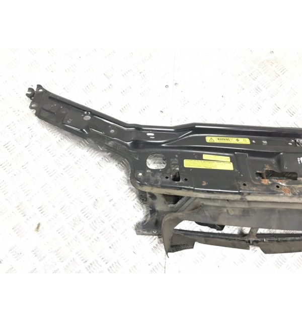 Панель передняя (телевизор) бу для Volvo V70  2.4 D5,  2006 г.