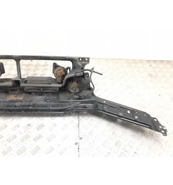 Панель передняя (телевизор) бу для Volvo V70  2.4 D5,  2006 г.