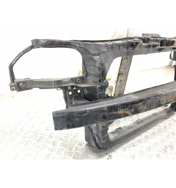 Панель передняя (телевизор) бу для Seat Ibiza  1.4 i,  2006 г.