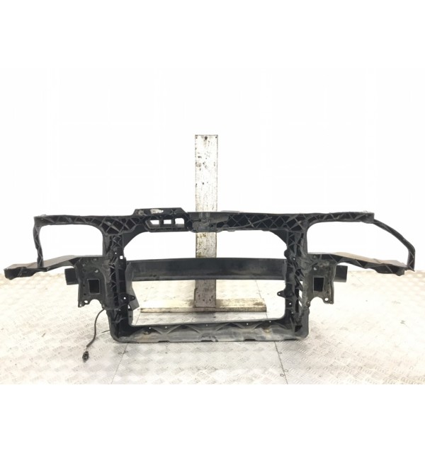 Панель передняя (телевизор) бу для Seat Ibiza  1.4 i,  2006 г.