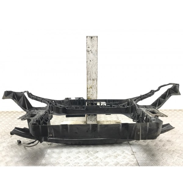 Панель передняя (телевизор) бу для Seat Ibiza  1.4 i,  2006 г.