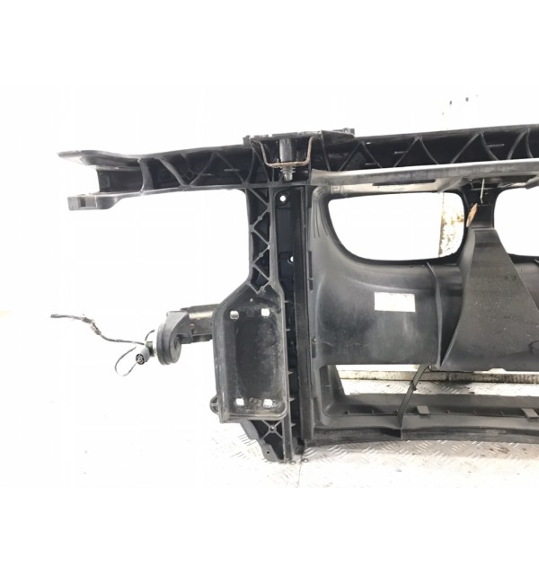 Панель передняя (телевизор) бу для BMW 1 E87/E81/E82/E88 2.0 TD,  2011 г.