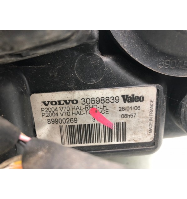 Фара левая бу для Volvo V70  2.4 D5,  2006 г.