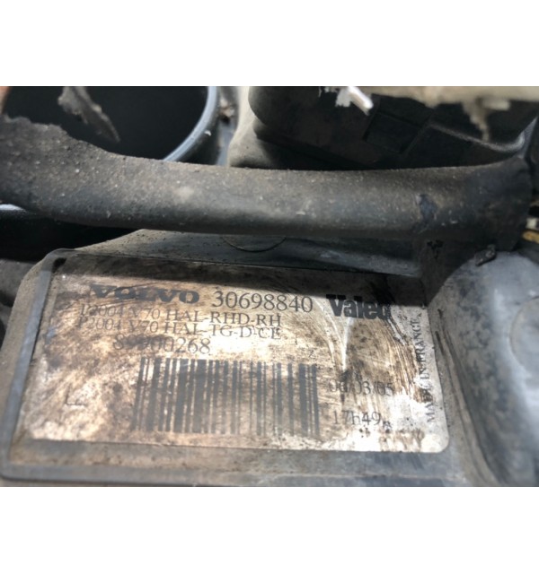 Фара правая бу для Volvo V70  2.4 i,  2005 г.