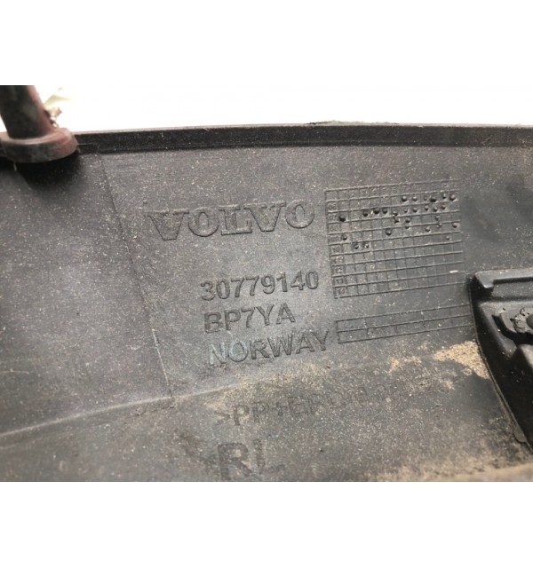 Молдинг крыла заднего левого бу для Volvo C30  2.0 TD,  2007 г.