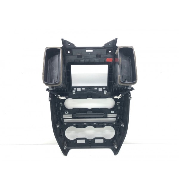 Накладка декоративная на торпедо бу для Land Rover Freelander 2 2.2 TD,  2014 г.