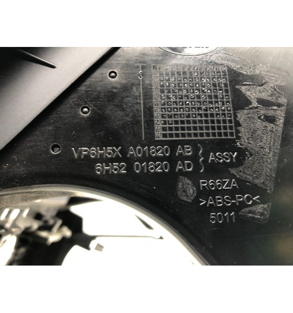 Накладка декоративная на торпедо бу для Land Rover Freelander 2 2.2 TD,  2014 г.