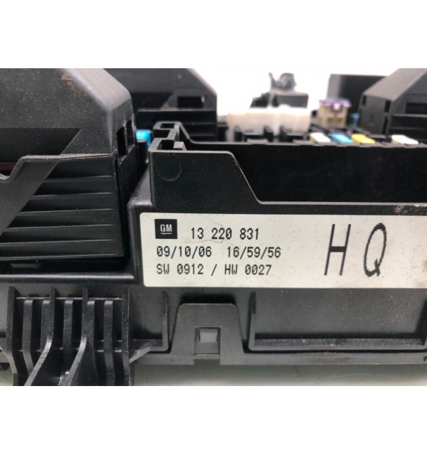 Блок предохранителей бу для Opel Zafira B 1.6 i,  2006 г.