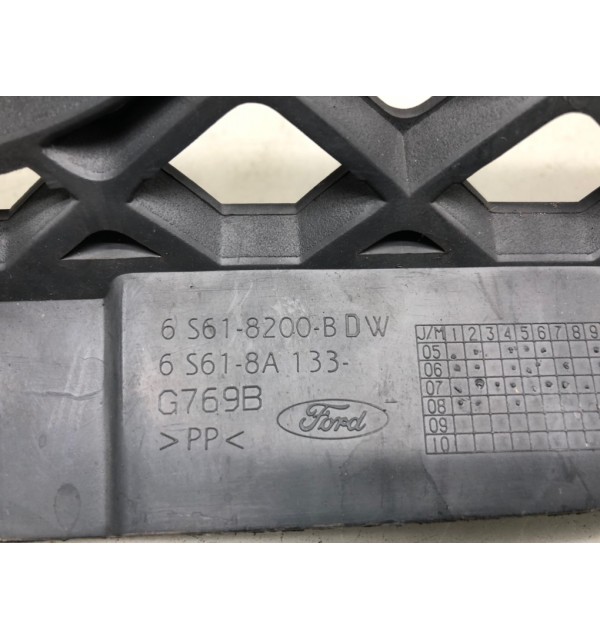 Решетка радиатора бу для Ford Fiesta  1.3 i,  2007 г.