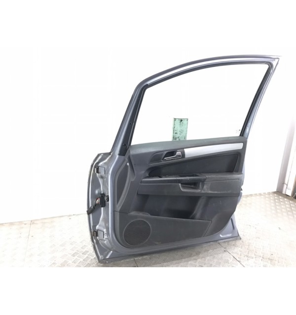 Дверь передняя правая бу для Opel Zafira B 1.9 CDTi,  2007 г.