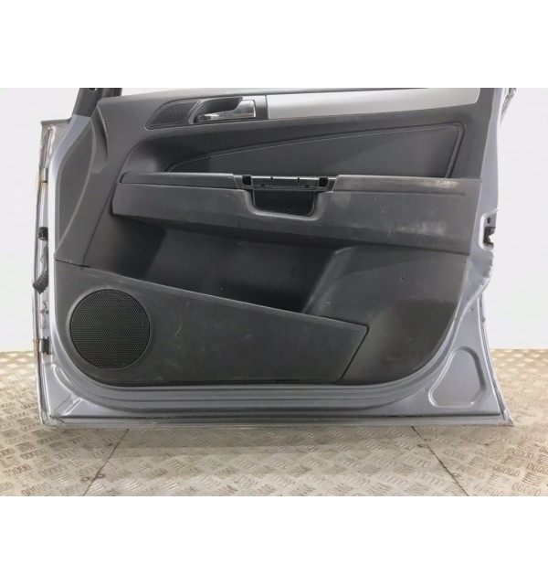 Дверь передняя правая бу для Opel Zafira B 1.8 i,  2008 г.