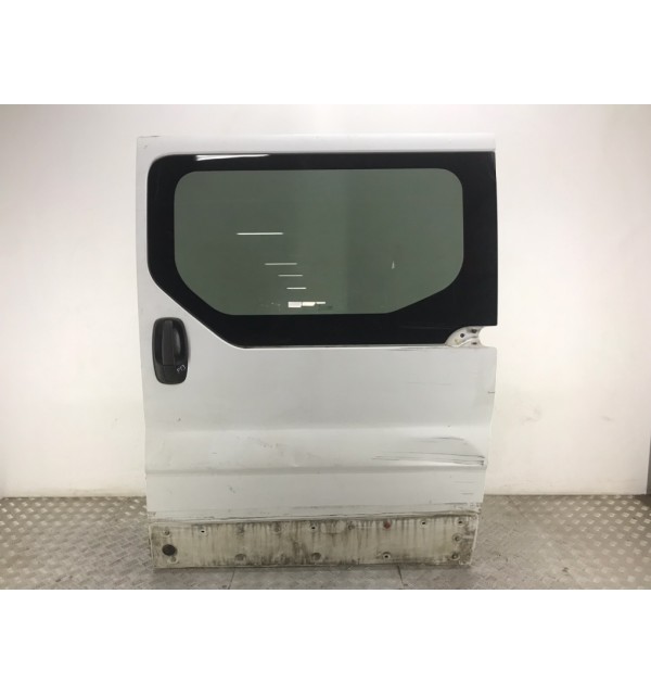 Дверь сдвижная левая бу для Nissan Primastar  1.9 DCi,  2004 г.