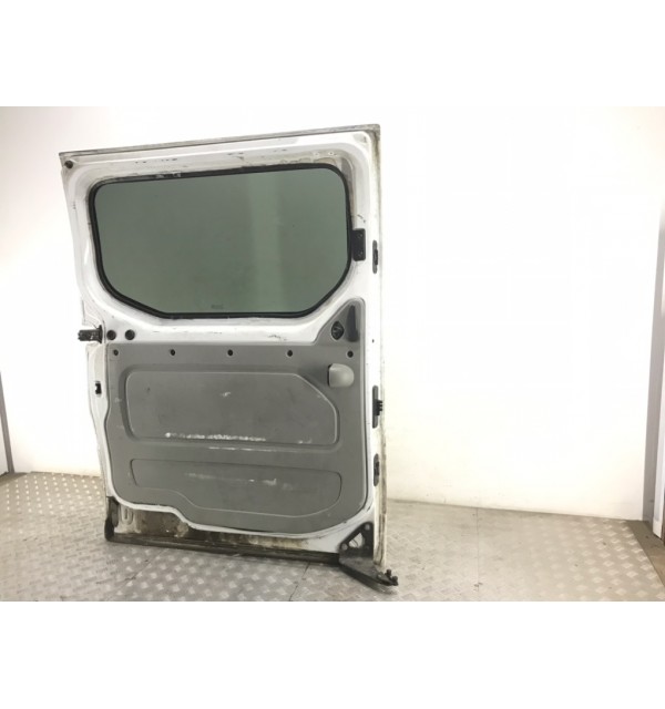 Дверь сдвижная левая бу для Nissan Primastar  1.9 DCi,  2004 г.
