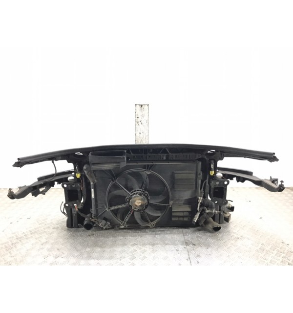 Панель передняя (телевизор) бу для Audi A3 8P 1.6 TDi,  2012 г.