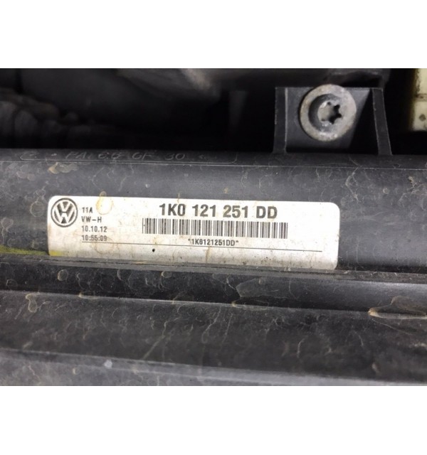Панель передняя (телевизор) бу для Audi A3 8P 1.6 TDi,  2012 г.