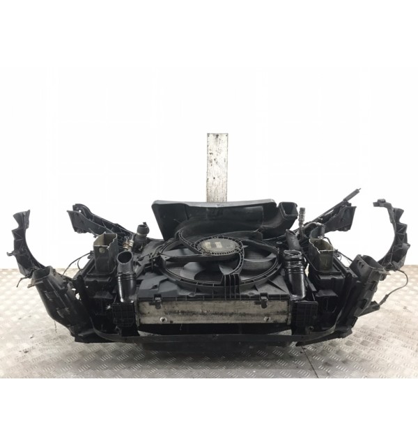 Панель передняя (телевизор) бу для BMW 3 E90/E91/E92/E93 2.0 TD,  2005 г.
