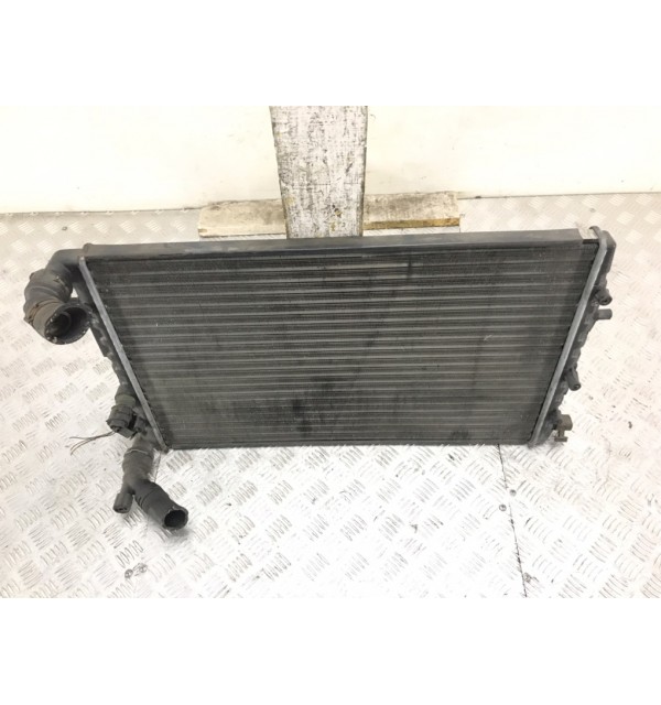 Радиатор (основной) бу для Seat Ibiza  1.6 TDi,  2011 г.